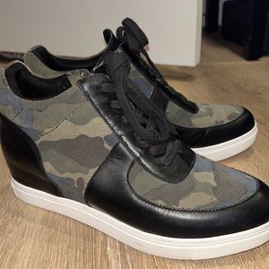Blondo Waterproof Camo & Leather Sneakers
